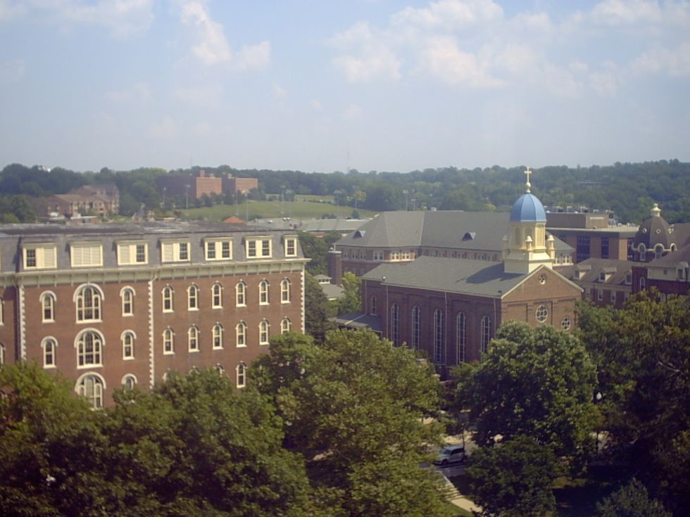 6 Reasons To Go Away From Home For College
